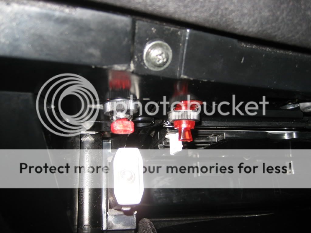 e46 330ci with flashing lights and a police horn...